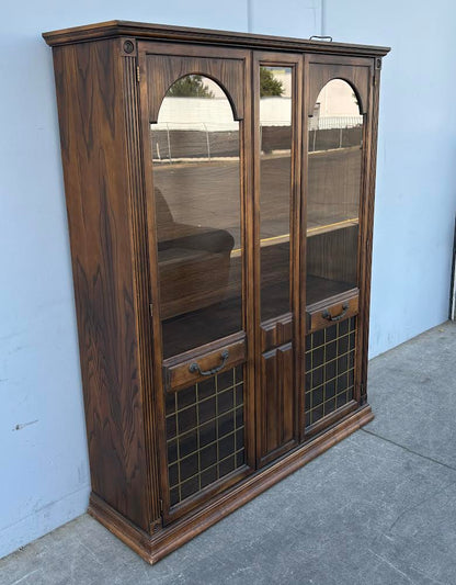 Three Shelf Curio / Hutch display cabinet