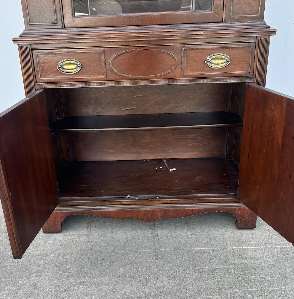 Thomasville Antique Mahogany Cabinet