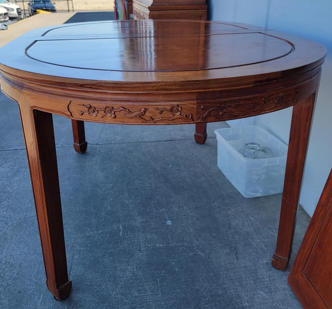 Round dining table with leaf