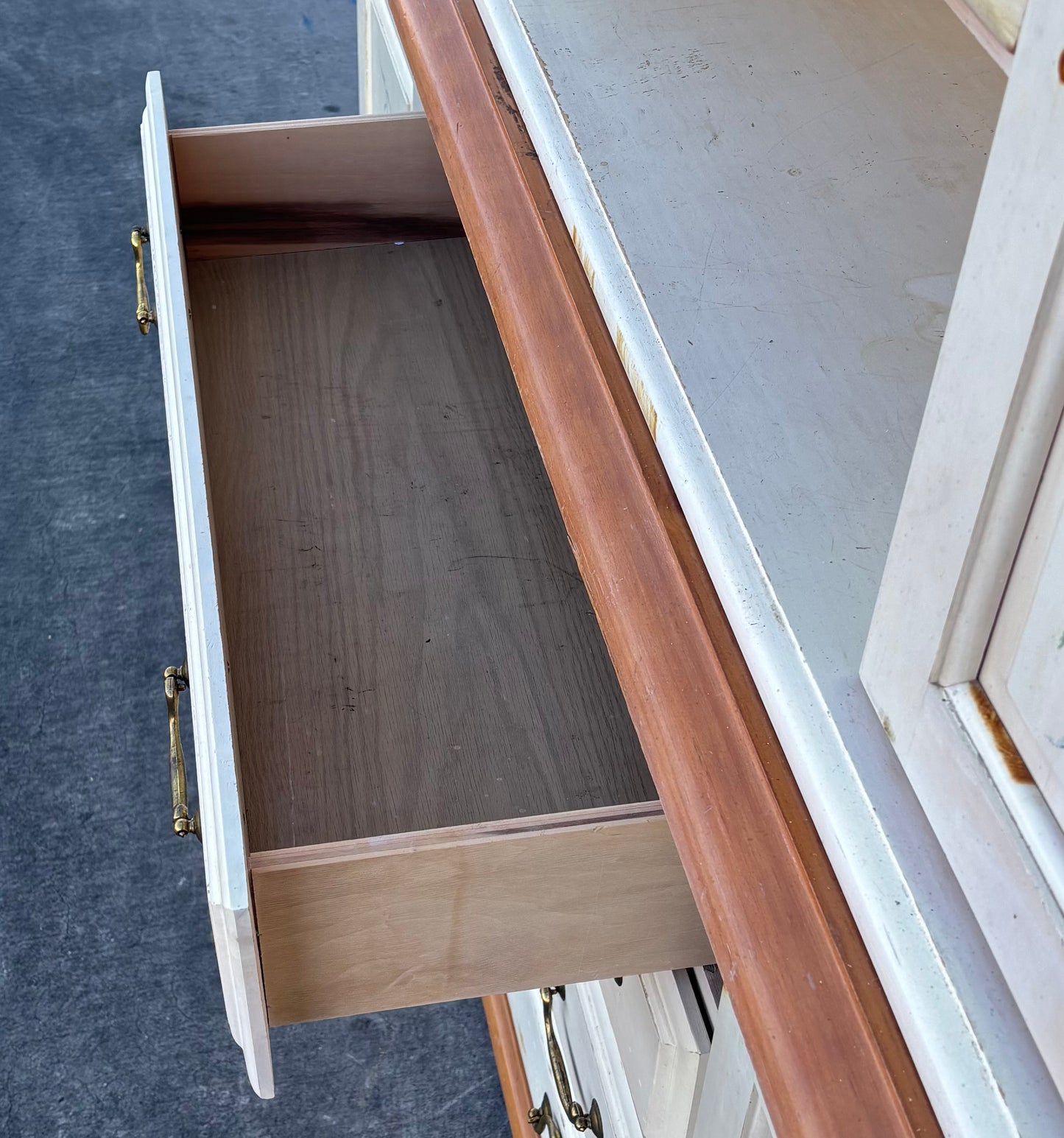 White antique / vintage china hutch cabinet