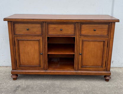 Sideboard/ buffet cabinet