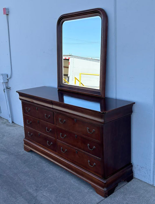 Bassett Furniture 8 Drawer Dark Wood Dresser with Mirror