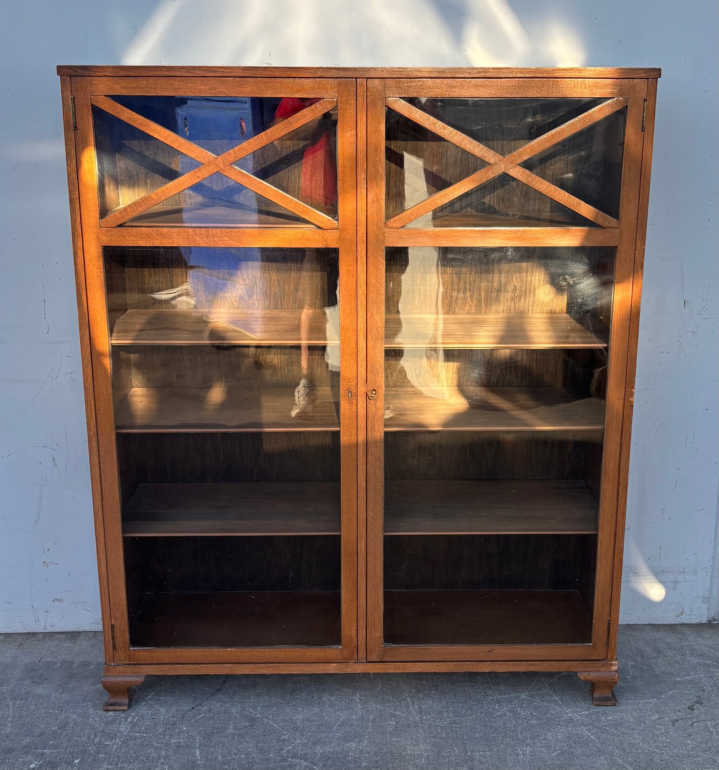 Display cabinet bookcase/shelf