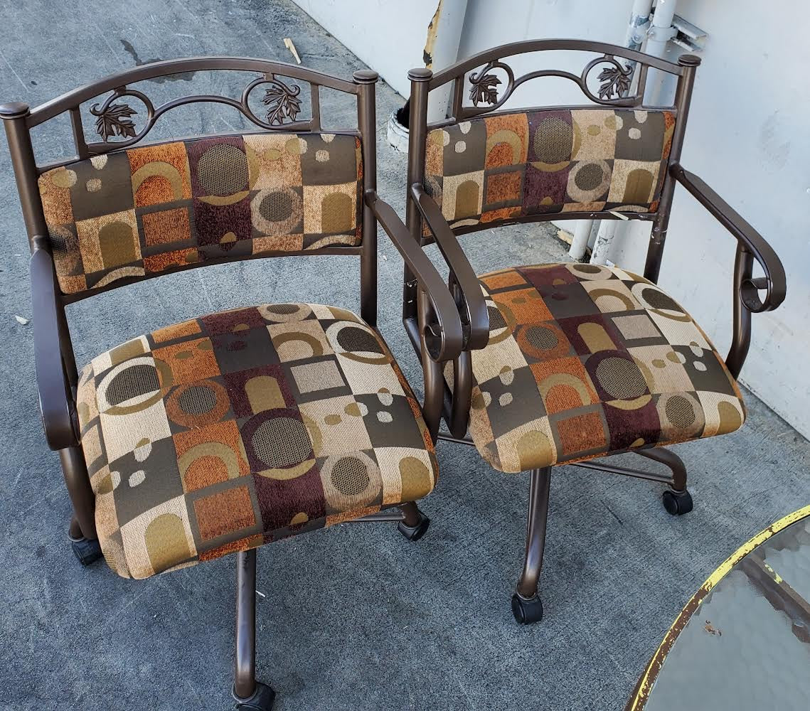 patio set round table with 4 chairs on wheels