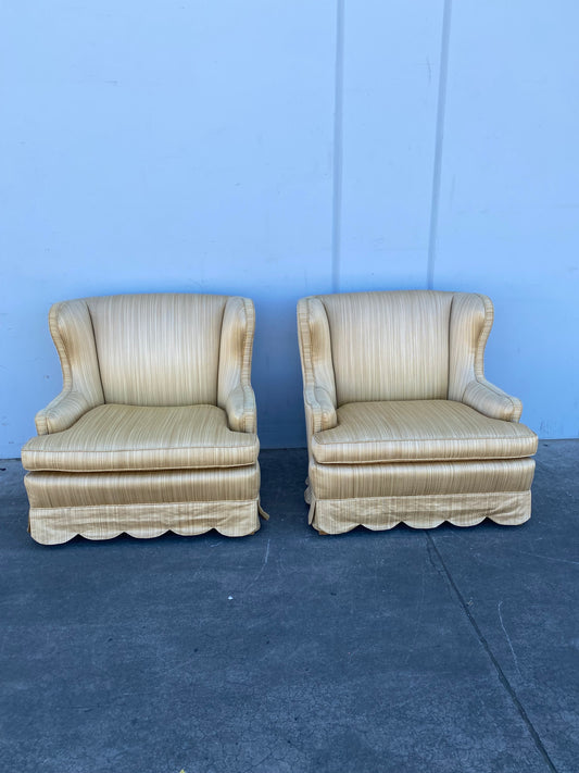 Beige/ tan/ cream antique/vintage armchairs set (2)
