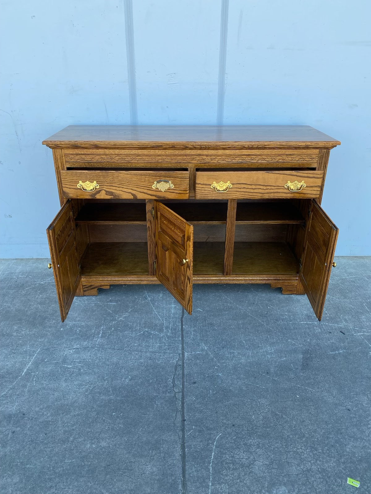 Buffet/ sideboard oak cabinet antique/ vintage