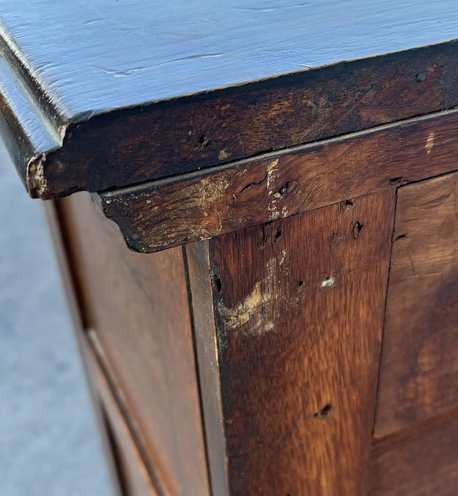 Dark wood dresser/ chest of drawers