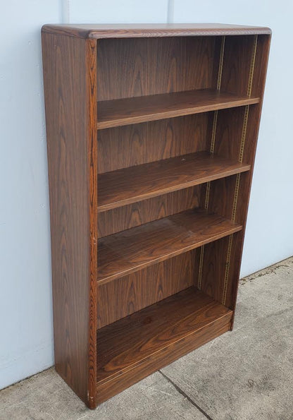 dark wood short bookcase/ bookshelf