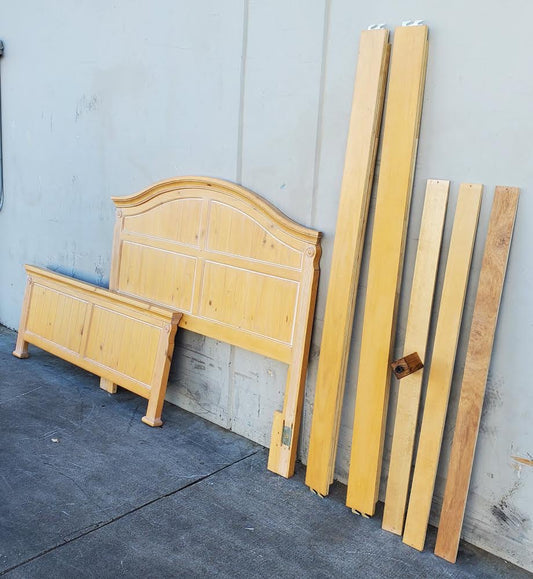 light wood/blonde queen size bed frame