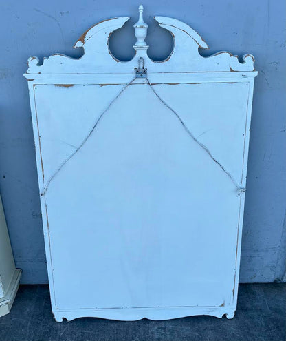 White/cream entry/hallway cabinet with mirror