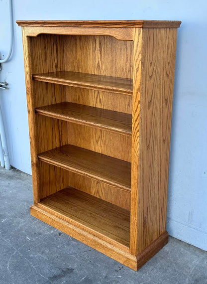 Antique Oak Bookcase/ bookshelf short