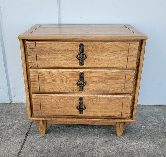 Light wood nightstand/ chest of drawers end/side table vintage MCM