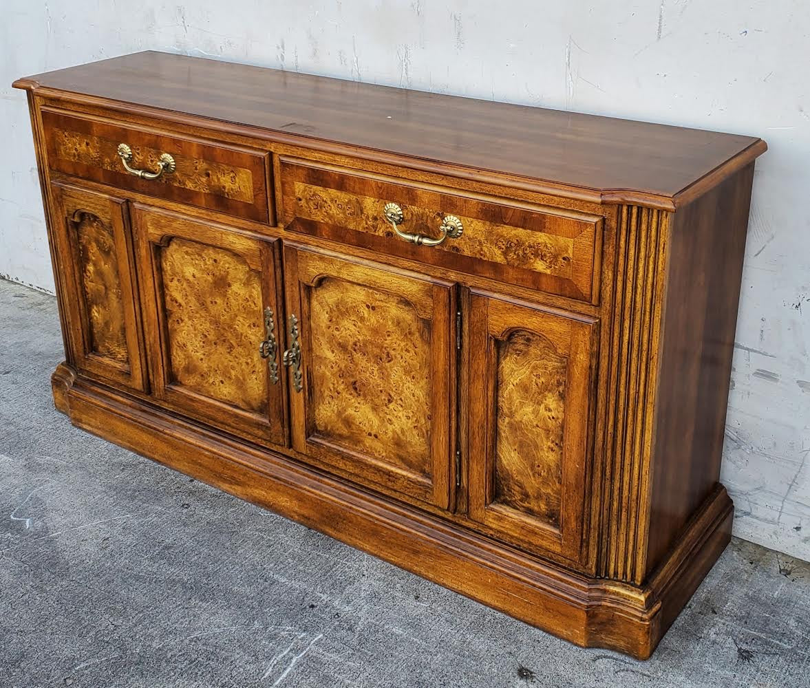 Buffet/sideboard cabinet