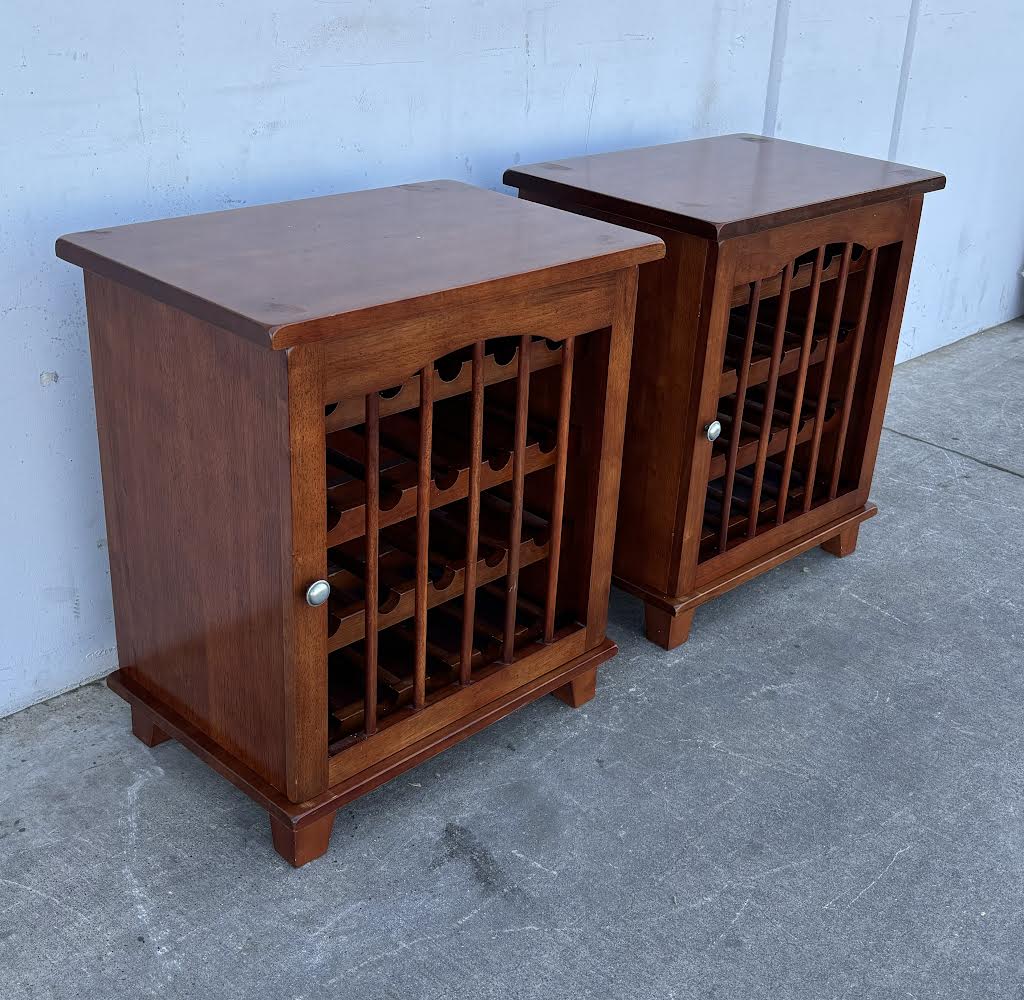 2 Wine rack cabinet with door