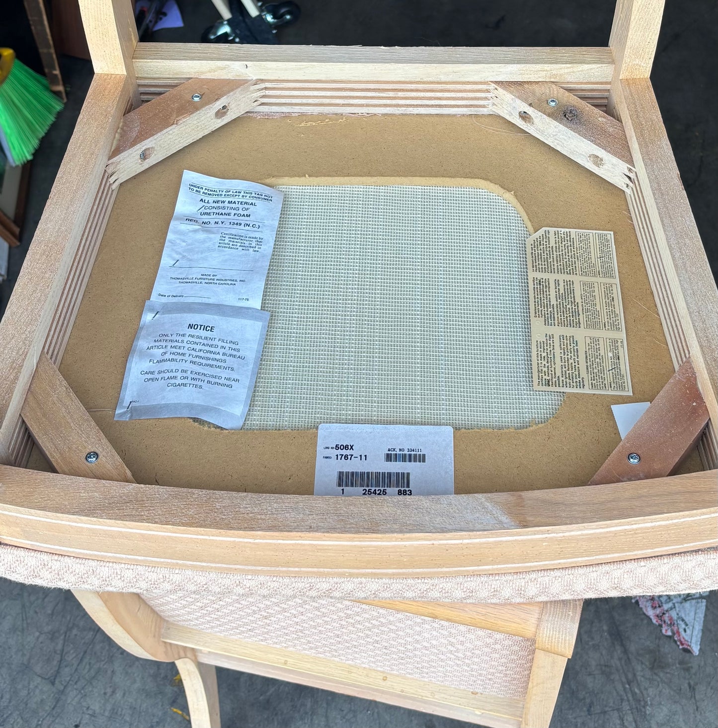 Thomasville light wood dining chairs (6)