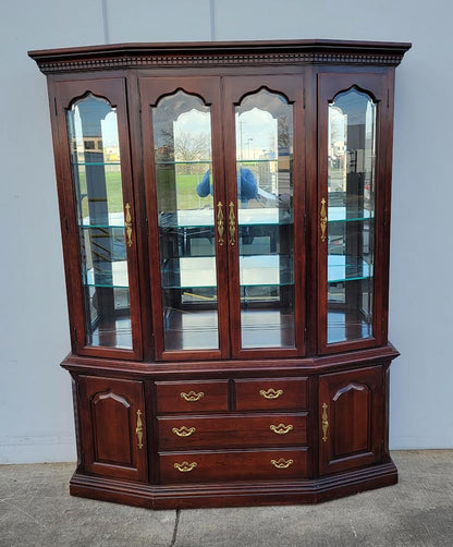 thomasville chippendale breakfront China display cabinet hutch mahogany