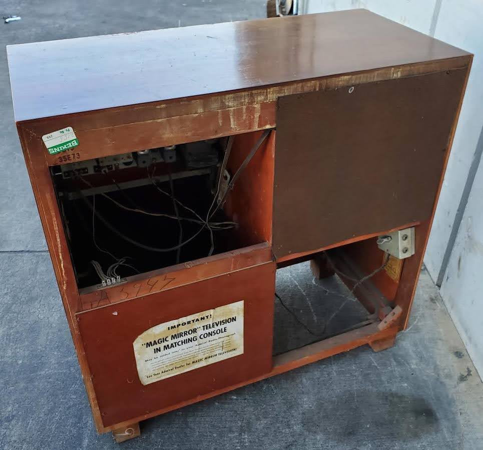 Admiral radio- phonograph antique/vintage ( not working)