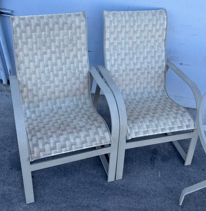 Outdoor/ patio set round table with 4 chairs