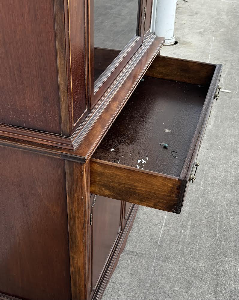 Thomasville Antique Mahogany Cabinet