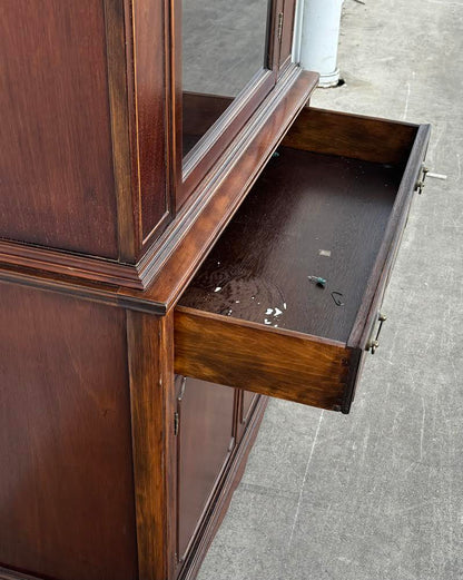 Thomasville Antique Mahogany Cabinet