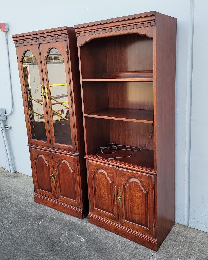 China hutch/ display cabinet and bookcase/ bookshelf cabinet antique/ vintage