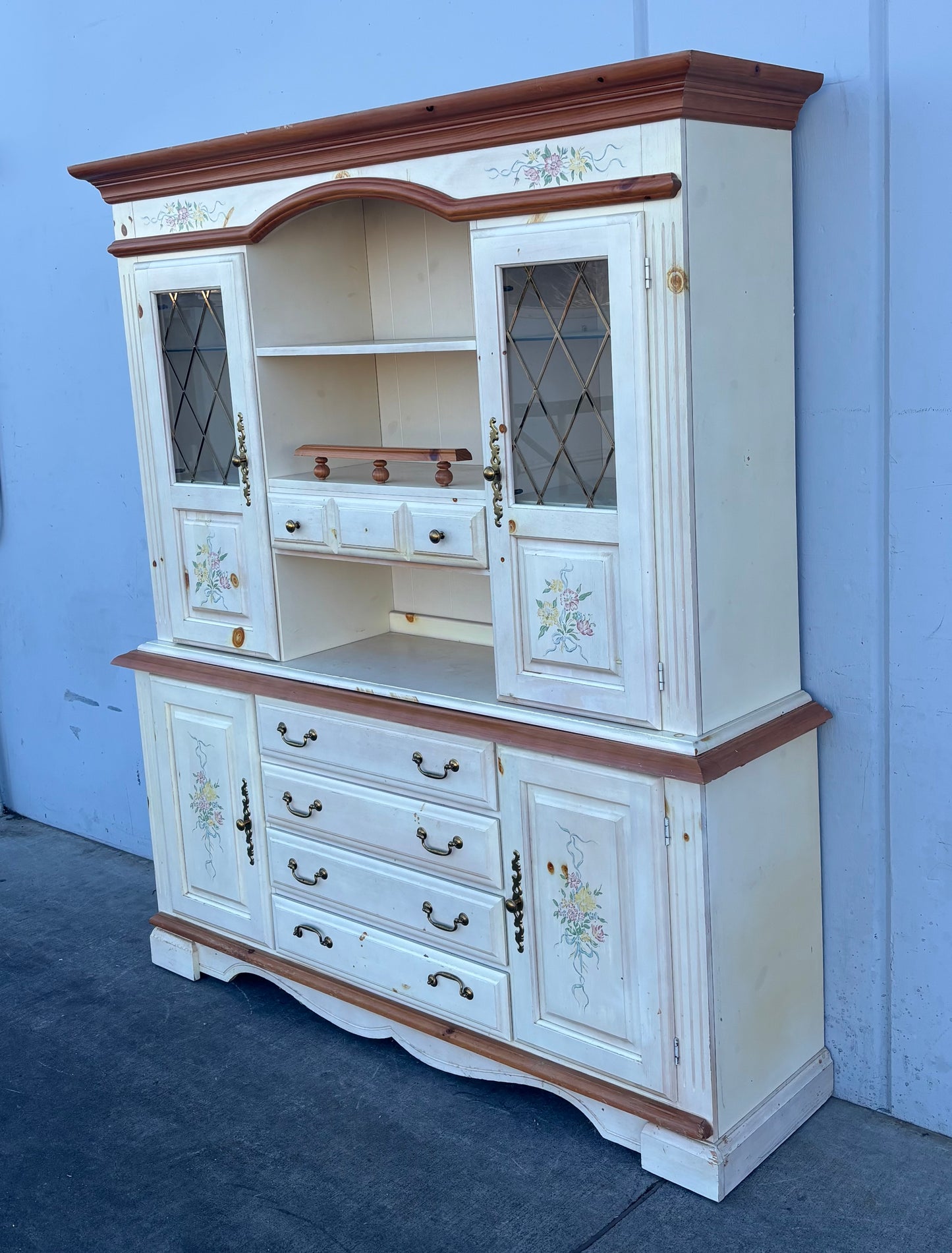 White antique / vintage china hutch cabinet