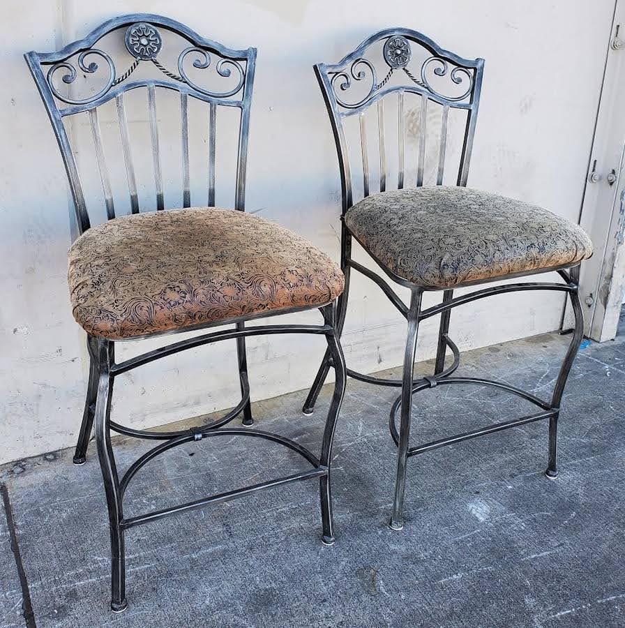Bar/counter metal stools/chairs (2) brown cushion
