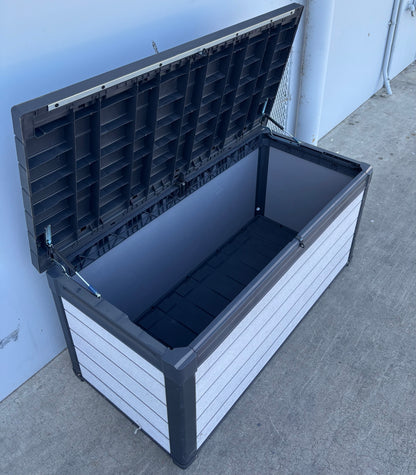 Keter outdoor/ patio storage box