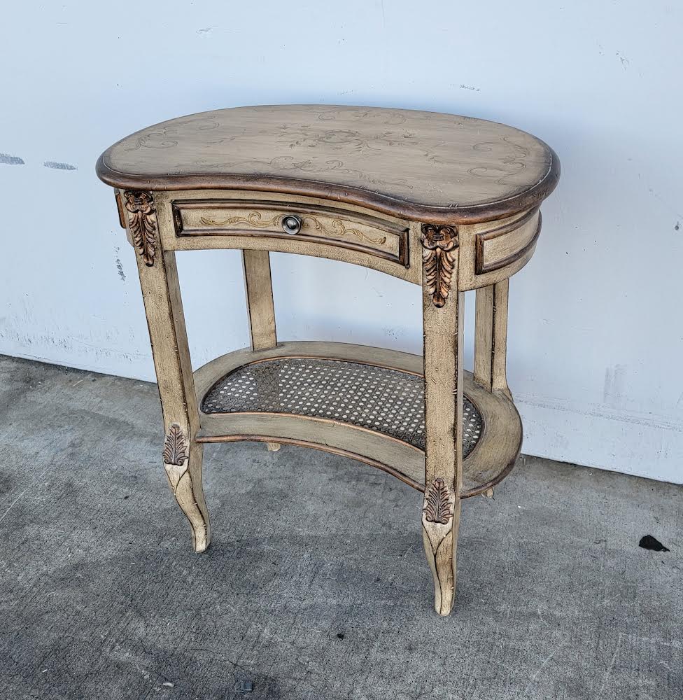 antique/ vintage kidney shaped end/ side table
