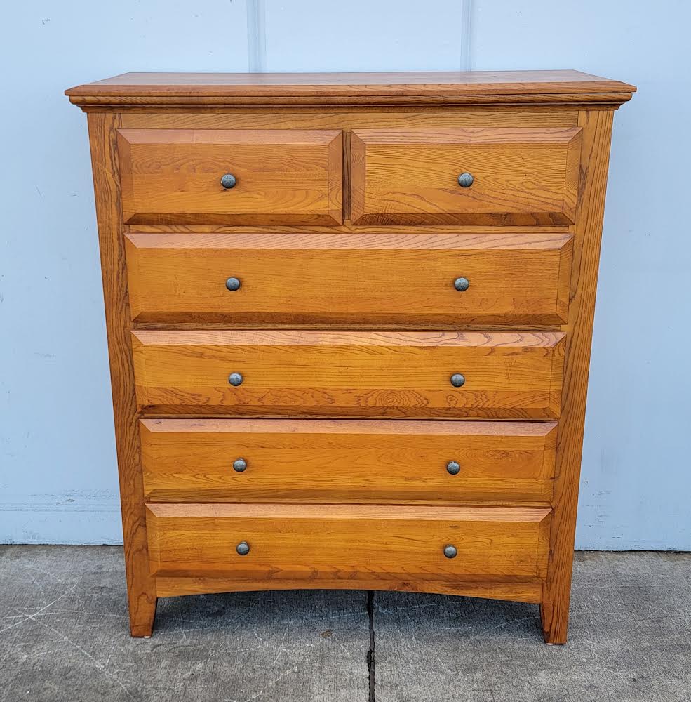 tradewins light wood dresser/ chest of drawers