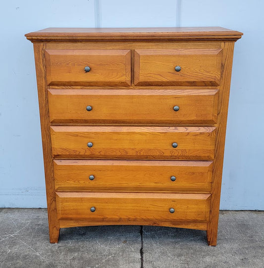 tradewins light wood dresser/ chest of drawers