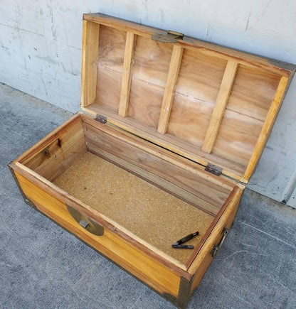 Chinese camphor wood style chest/trunk