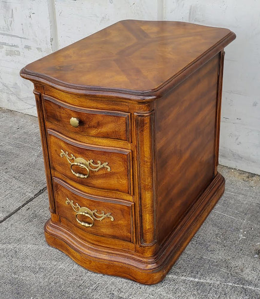 Nightstand/ end/side table