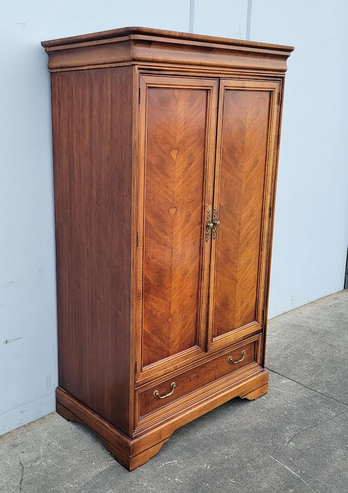 Vintage armoire/wardrobe cabinet