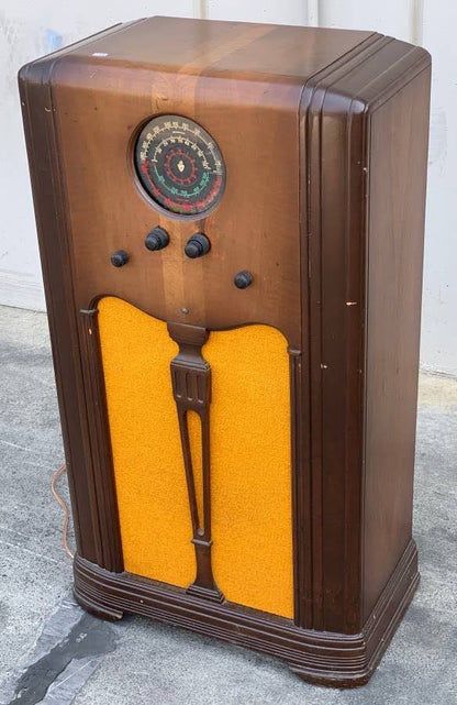 Antique Jukebox style  radio player