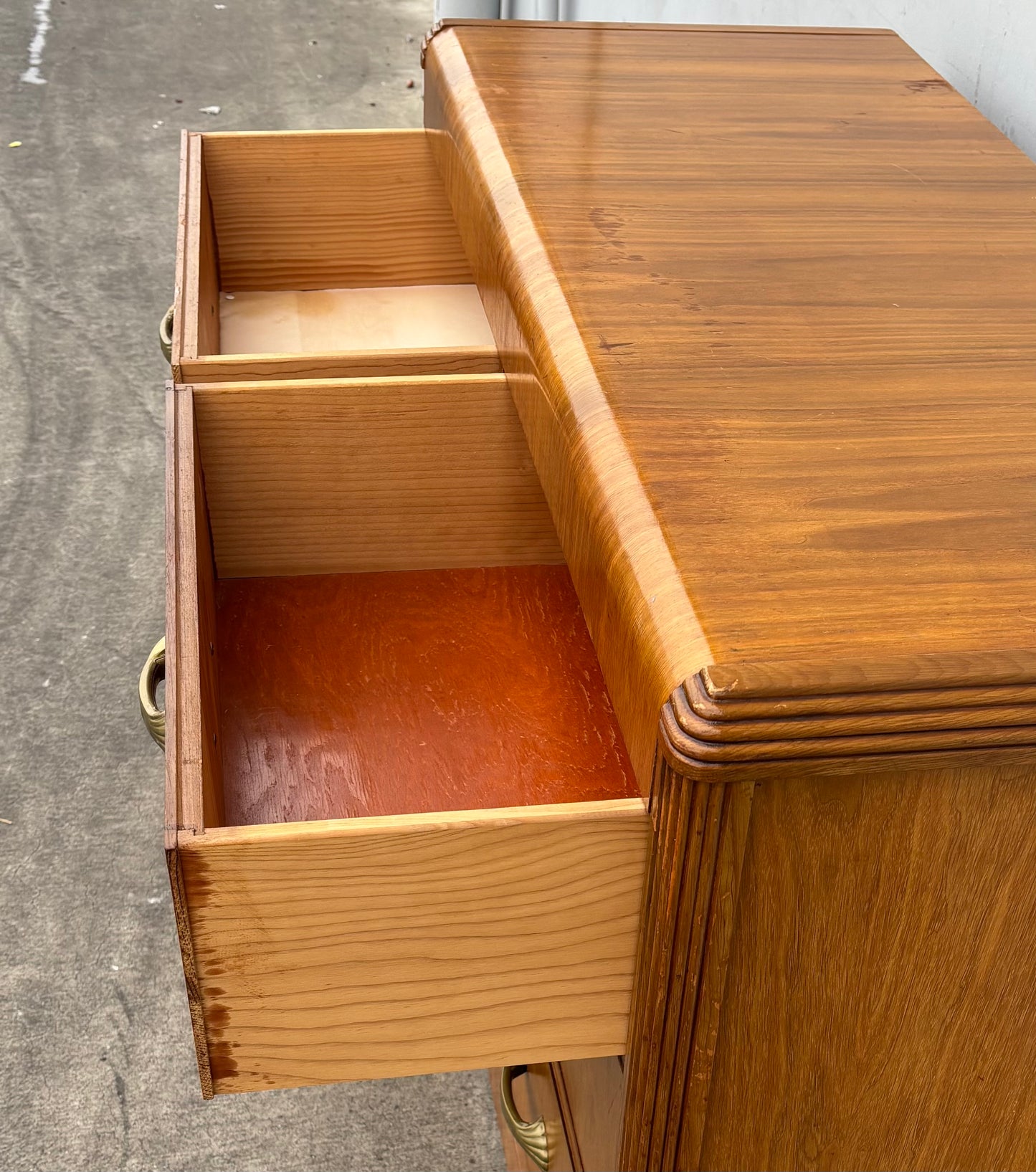 Dresser/ chest of drawers