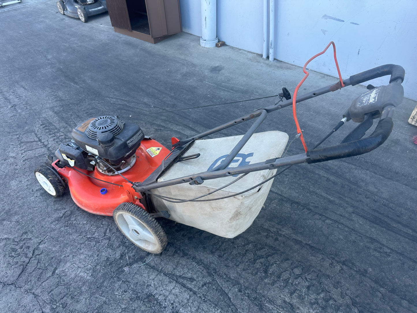Husqvarna Honda lawn mower 700F