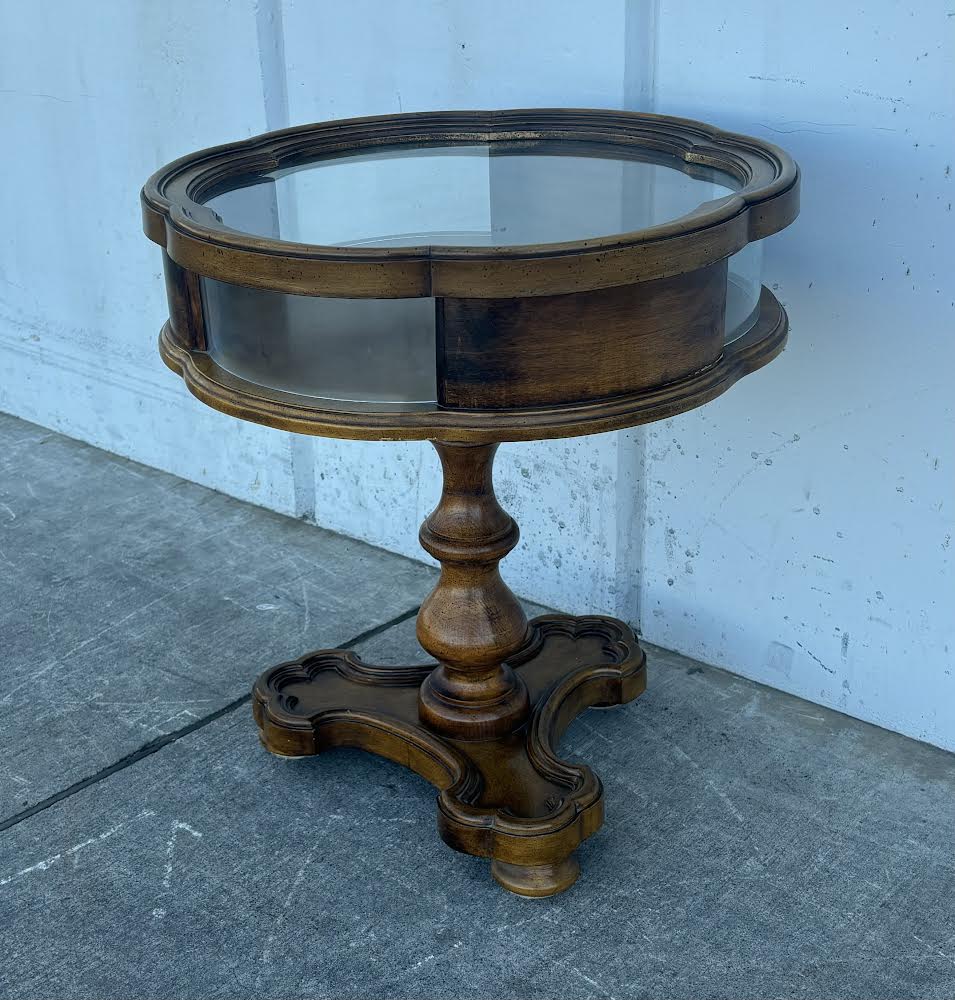 Vintage Vitrine Coffee Table end/side