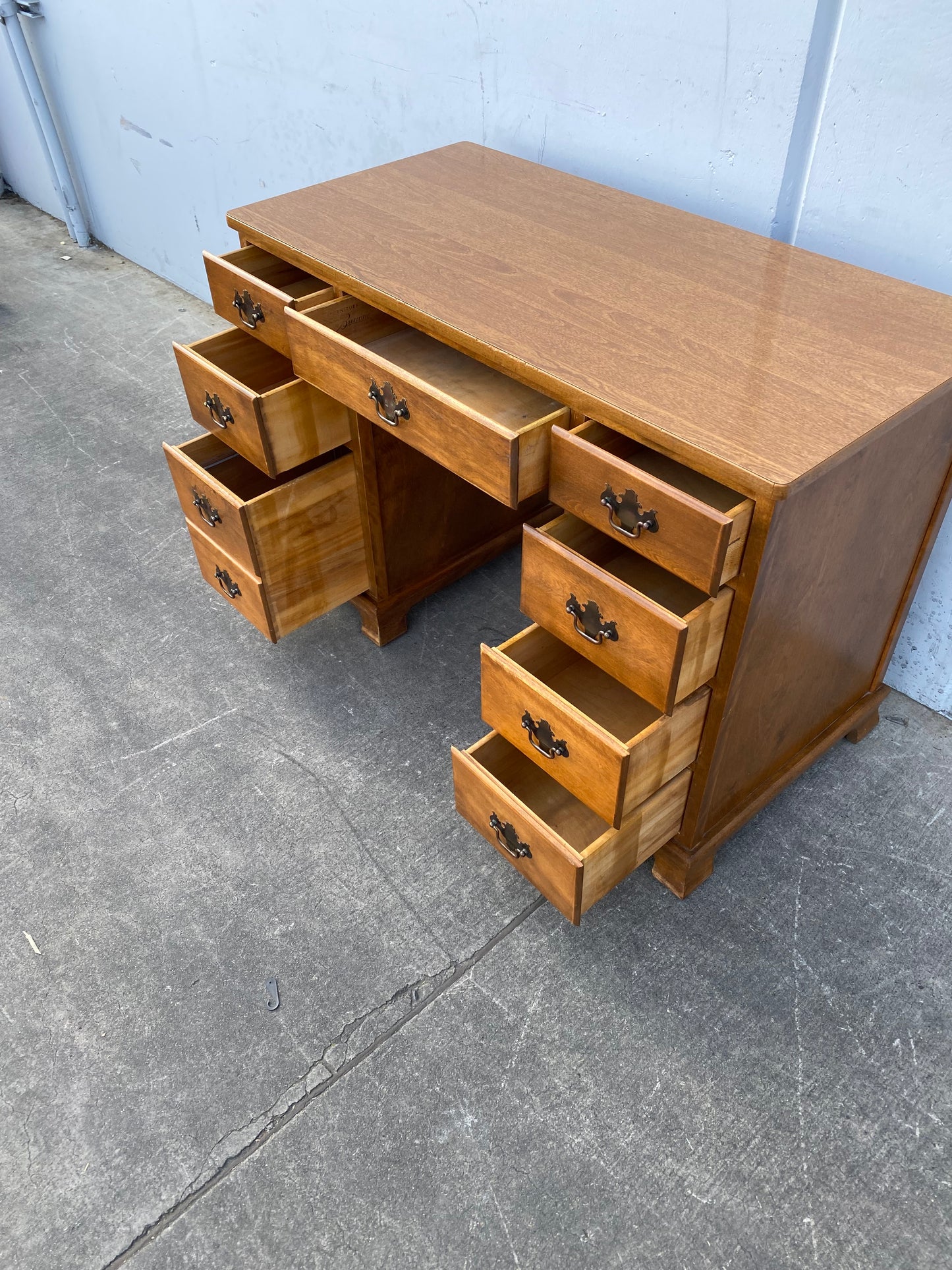 Baumritter office knee hole desk nutmeg