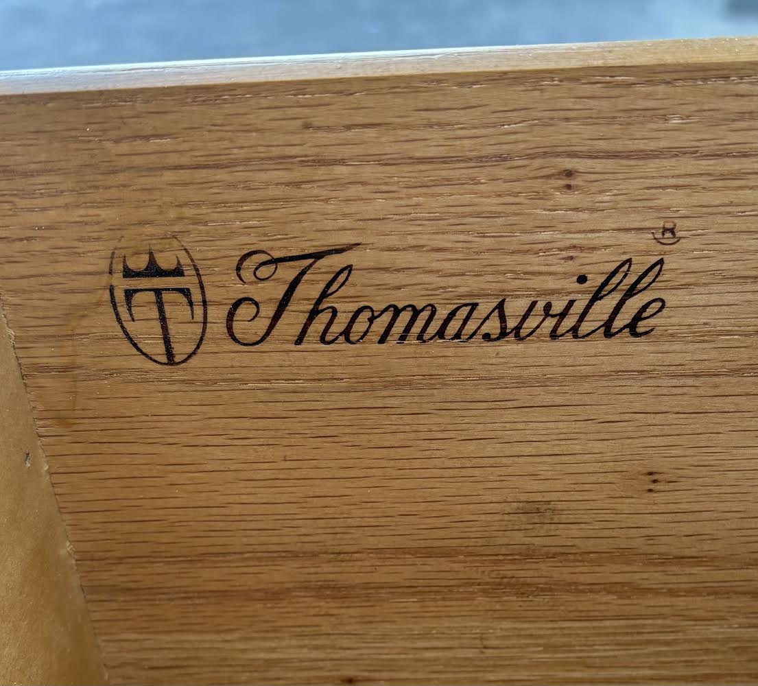 Thomasville Vintage Dresser OAK with 9 Drawers With Mirror