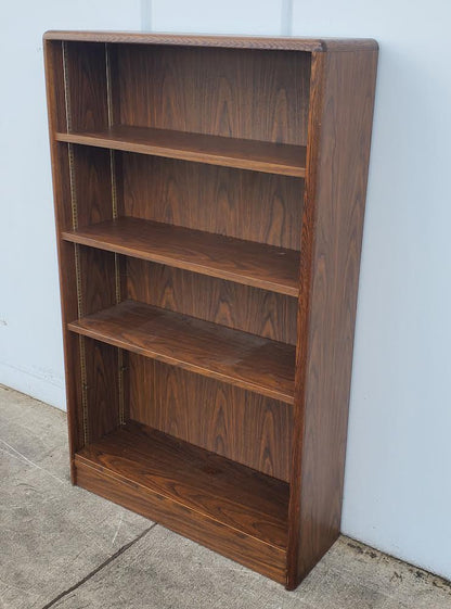 dark wood short bookcase/ bookshelf