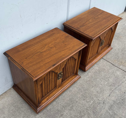 Drexel style end/ side tables (2)