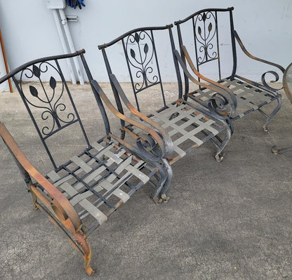 Patio set round table with 5 chairs and umbrella