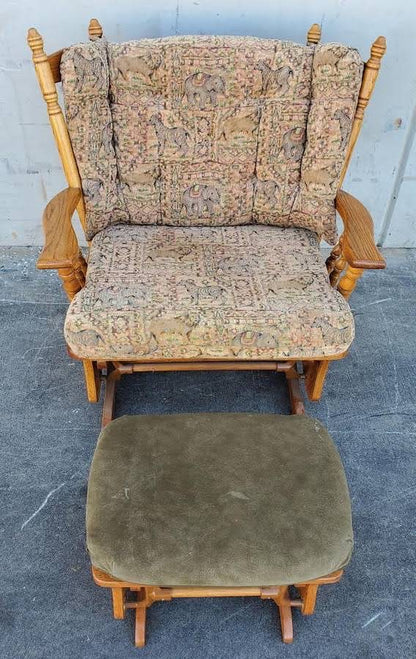 Towne square swivel glider rocking chair with ottoman Amish four poster style