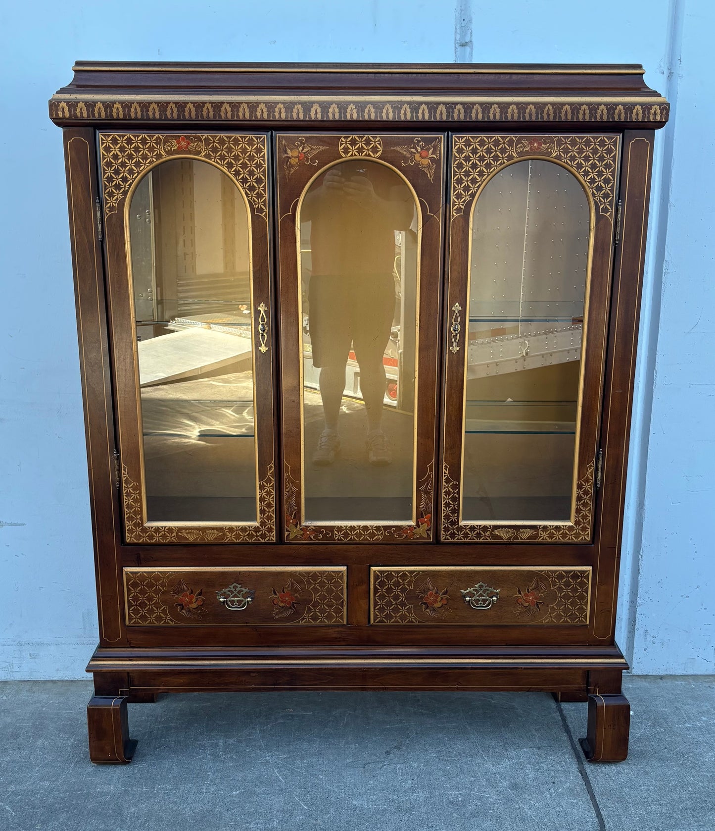Lighted curio display cabinet antique/ vintage