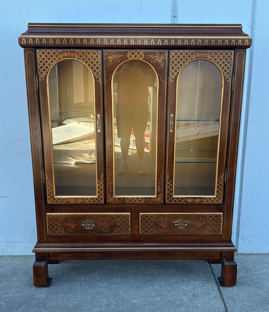 Lighted curio display cabinet antique/ vintage