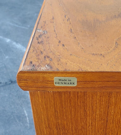 mid century modern nightstand/end/side table