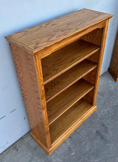 Antique Oak Bookcase/ bookshelf short