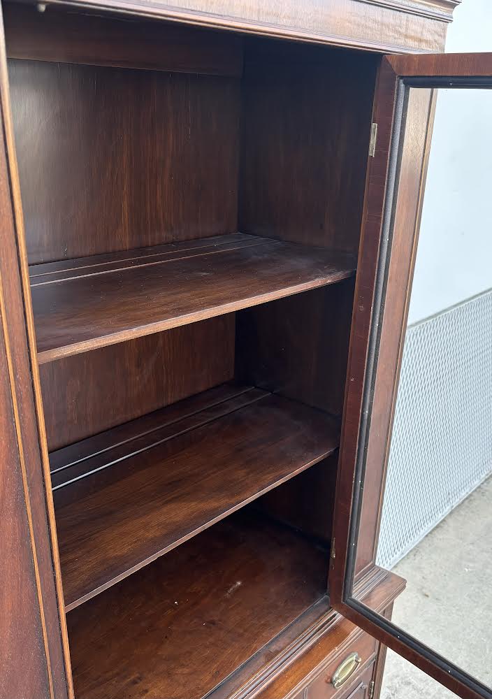Thomasville Antique Mahogany Cabinet