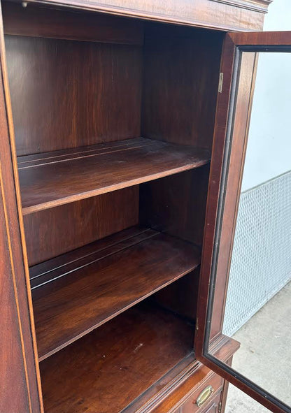 Thomasville Antique Mahogany Cabinet
